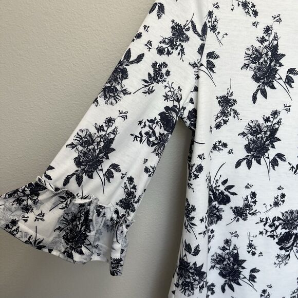 Kistore | Black & White Floral 3/4 Sleeve Top Ruffles Boatneck Medium Prairie - Picture 3 of 6